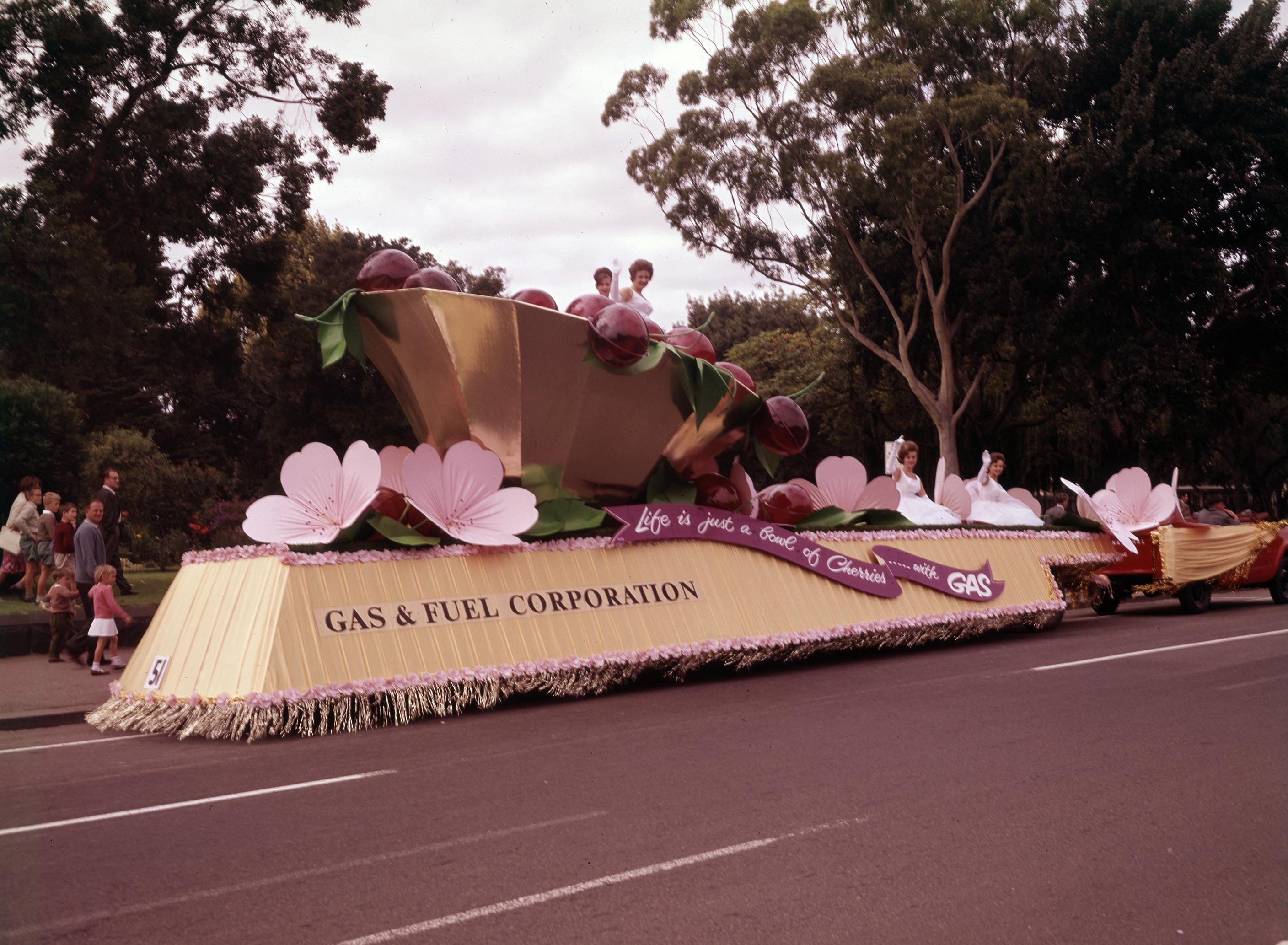 mooba parade float 